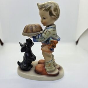 Hummel Figurine "Begging His Share"